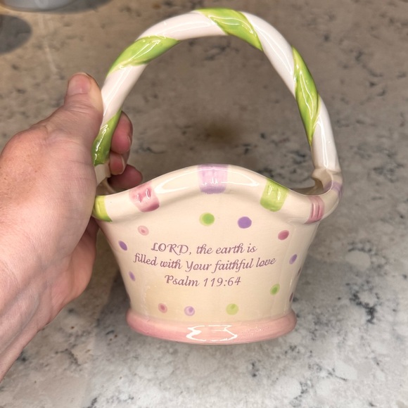 Decorative Easter Basket with Psalm 119:64, ceramic EUC - Picture 1 of 6